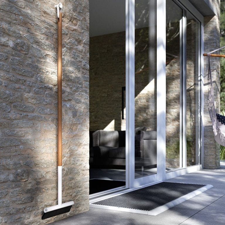 Witte design bezem